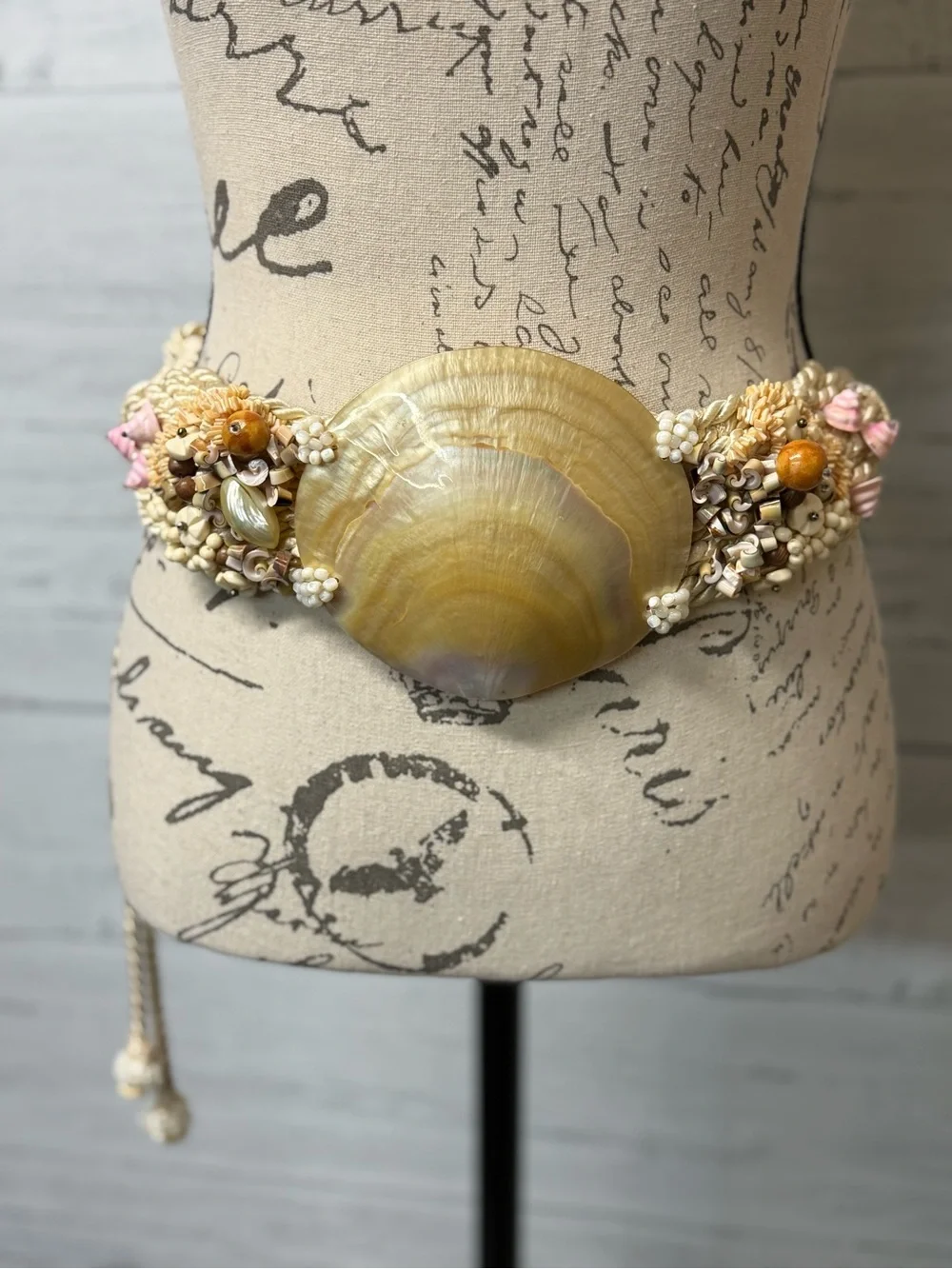 Vintage Handcrafted Mother-of-Pearl Shell Statement Woven Rope Belt